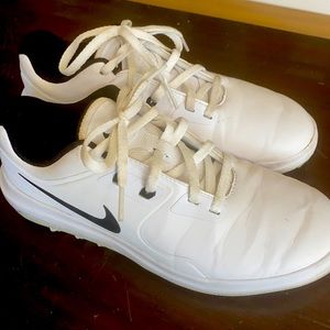 Boys size 4y golf shoes